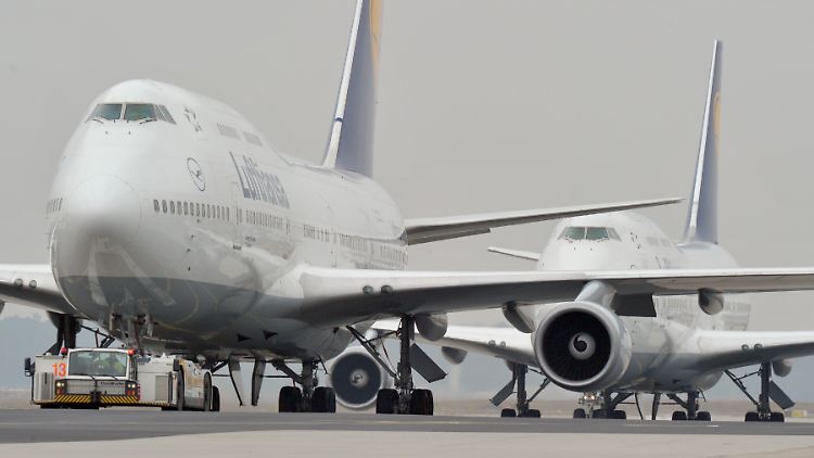 Der Vorfeldmitarbeiterstreik ist illegal. Lufthansa und Fraport wollen Schadenersatz einklagen.