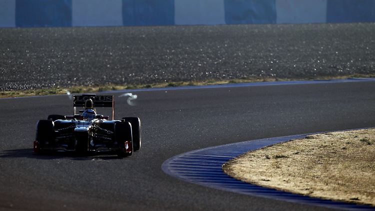 Kimi Räikkönens Dienstwagen verweigert nicht länger den Dienst. In Barcelona kann der Ex-Weltmeister seinen Lotus ausgiebig testen.