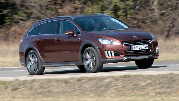 Mit einer üppigen Ausstattung will Peugeot die Kunden motivieren, 41.900 Euro für den 508 RXH auszugeben.