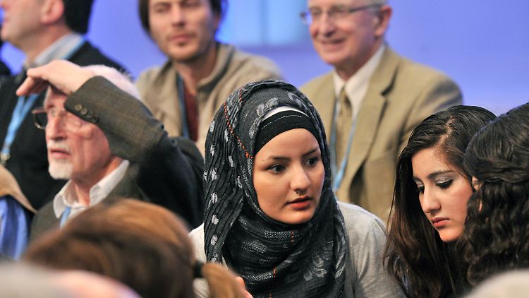 Teilnehmerinnen des "Zukunftsdialoges" in Erfurt - bei dem Kanzlerin Merkel über das Zusammenleben in Deutschland redete.