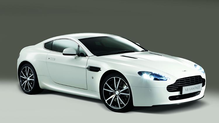Aston Martin tritt in Genf mit dem aufgehübschten V8 Vantage an.