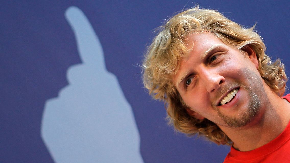 Dirk Nowitzki weiß noch nicht, ob er im er Sommer mit der Nationalmannschaft Spaß haben wird.