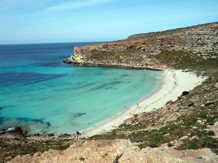 Der "Kaninenstrand" Spiaggia dei Conogli gehört zu den beliebtesten Küstenabschnitten auf Lampedusa.