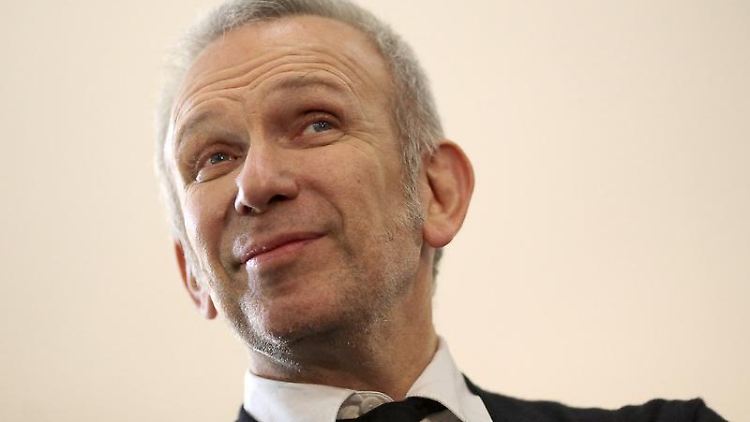 Bald 60 und immer noch auf der Suche nach Liebe ...
