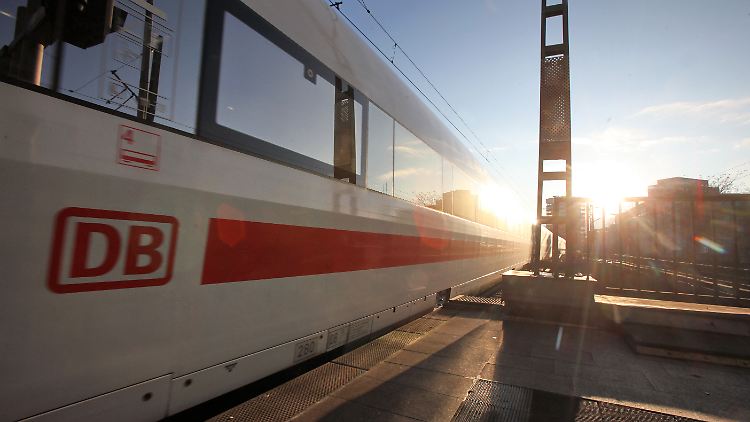 Bisher ist die Deutsche Bahn auf langen Strecken allein auf dem Gleis.