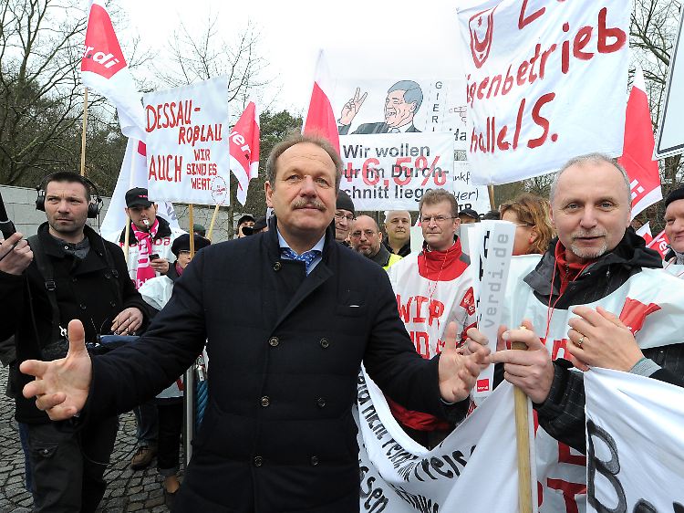 Verdi-Chef Frank Bsirske fordert 6,5 Prozent mehr Lohn für Mitarbeiter des öffentlichen Dienstes.