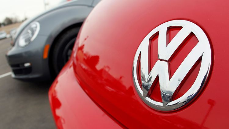 Die deutschen Autobauer VW, Daimler und BMW wollen 2012 weiter wachsen.