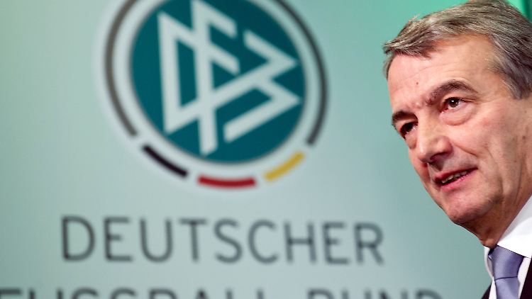"Die Menschen in der Ukraine haben die Europameisterschaft verdient", sagt DFB-Chef Niersbach.