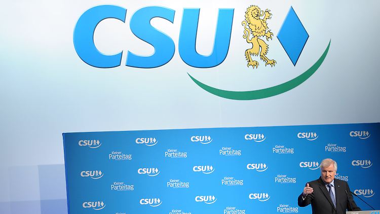 Horst Seehofer: "Es muss vermieden werden, dass diejenigen, die helfen, selber hilfsbedürftig werden."