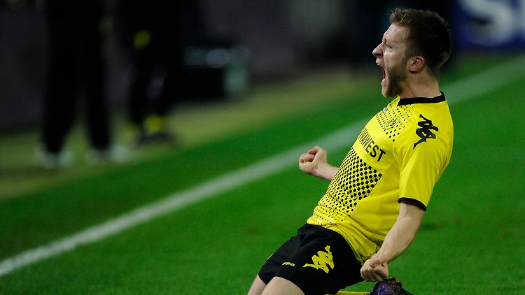 Dortmunds Jakub Blaszcykowski bejubelt seinen Treffer zum 1:0.