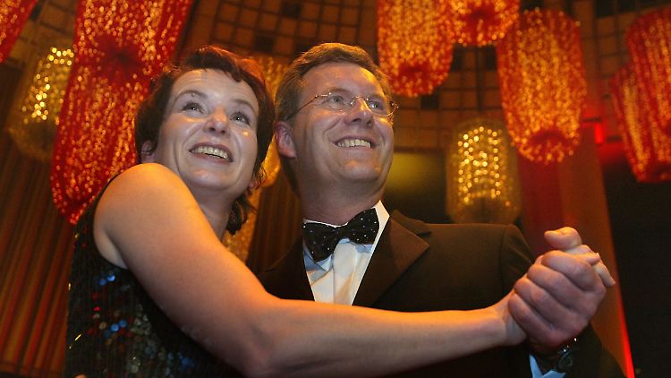 Ein Bild aus alten Zeiten: Christian und Christiane Wulff beim Landespresseball in Hannover (2004).