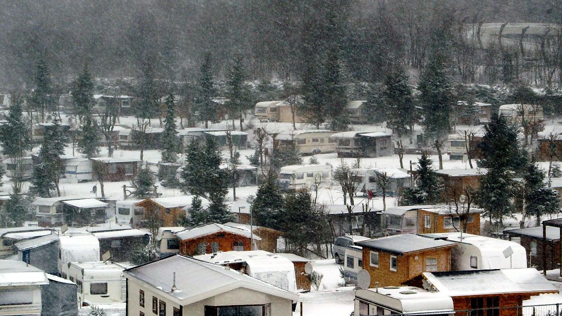 Campingplatz in Winterberg: Viele Wintercamper verbringen auch die Weihnachtstage und den Jahreswechsel in ihren Wohnwagen.