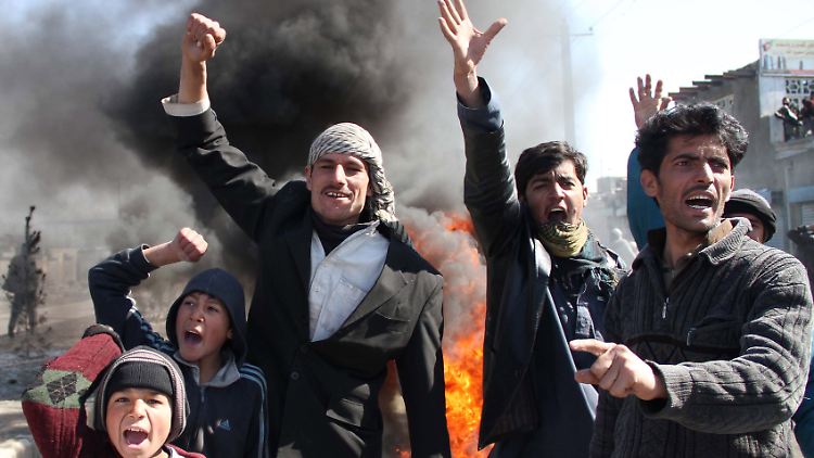 Ganz Afghanistan stand Kopf, nachdem bekannt wurde, dass US-Soldaten Koran-Exemplare verbrannt hatten.