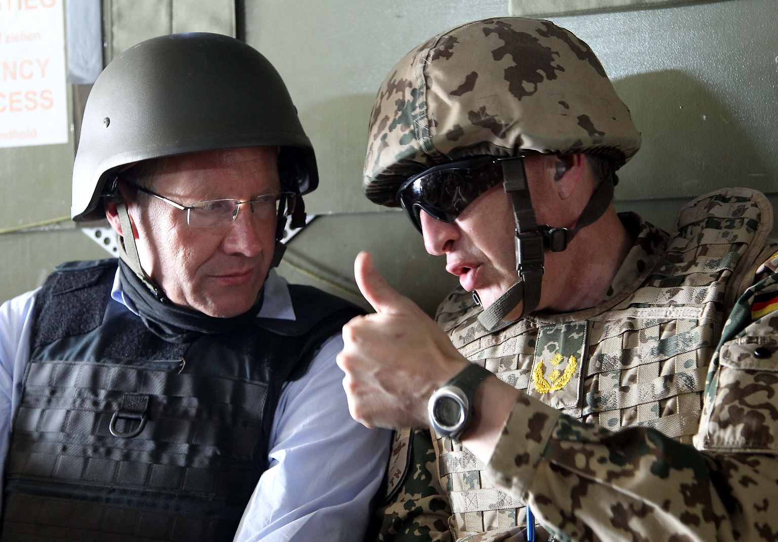 Herr Präsident a.D., was darf es zum Großen Zapfenstreich sein? Christian Wulff wird von der Bundeswehr mit allen Ehren verabschiedet. 