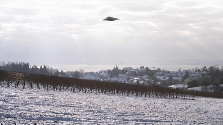 Nachweislich eine Fälschung: ein Ufo über Meersburg am Bodensee.