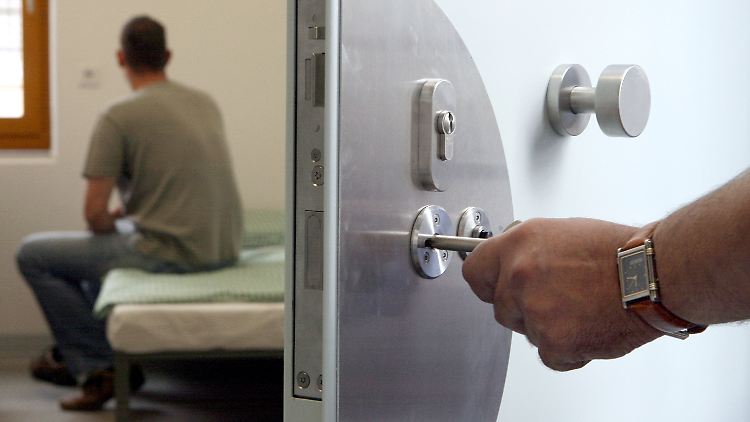 Wie sinnvoll sind Kurzaufenthalte im Gefängnis?