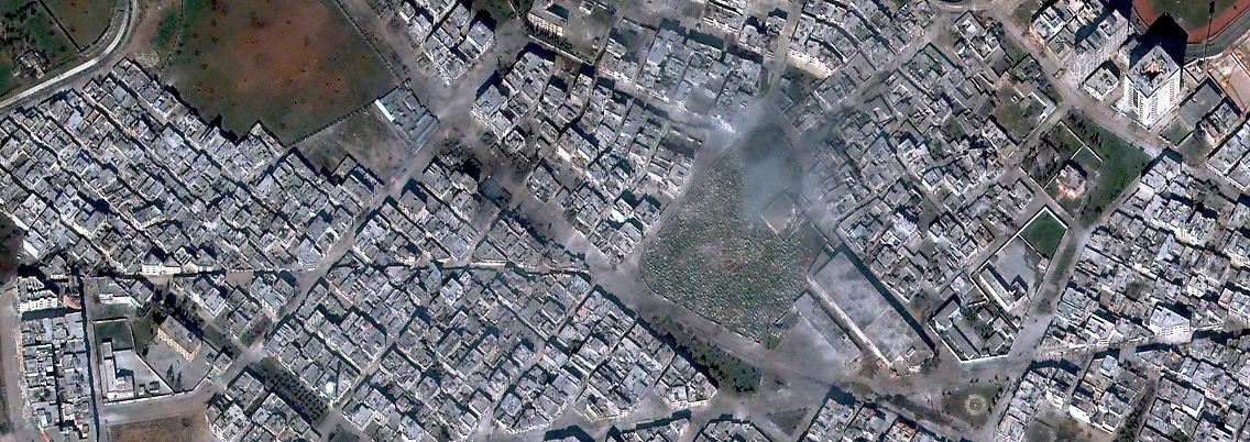 Auch auf Satellitenbildern sind Rauchwolken in Homs sichtbar - hier das Viertel Babo Amro.