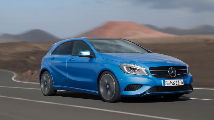 Die neue A-Klasse schließt zu den Premiumwettbewerbern Audi A3 und BMW 1er auf.