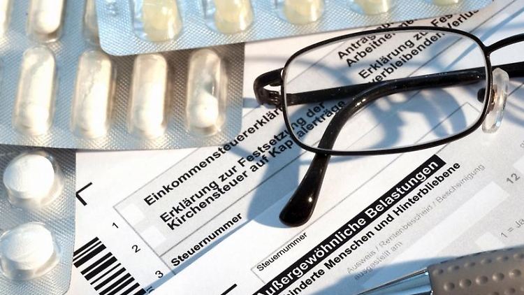 Gesundheitsausgaben über dem jeweiligen Eigenbeitrag können unter dem Punkt "Außergewöhnliche Belastungen" geltend gemacht werden. 