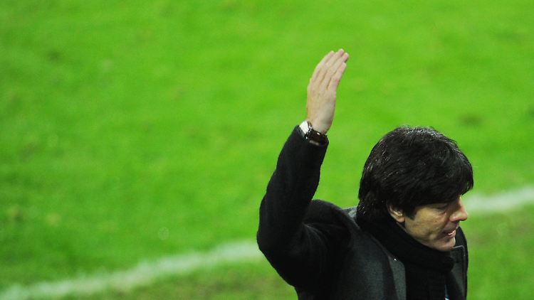 Bundestrainer Joachim Löw hat offenbar kein Interesse daran, sich demnächst beim FC Chelsea feuern zu lassen.