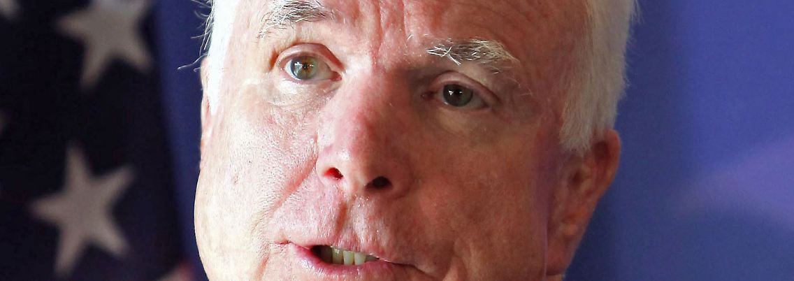 Luftangriffe sind laut McCain "der einzig realistische Weg", um das "Gemetzel zu stoppen".