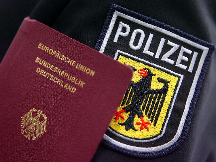 Das Grundgesetz sollte rassistische Benachteiligung durch staatliches Handeln verbieten.