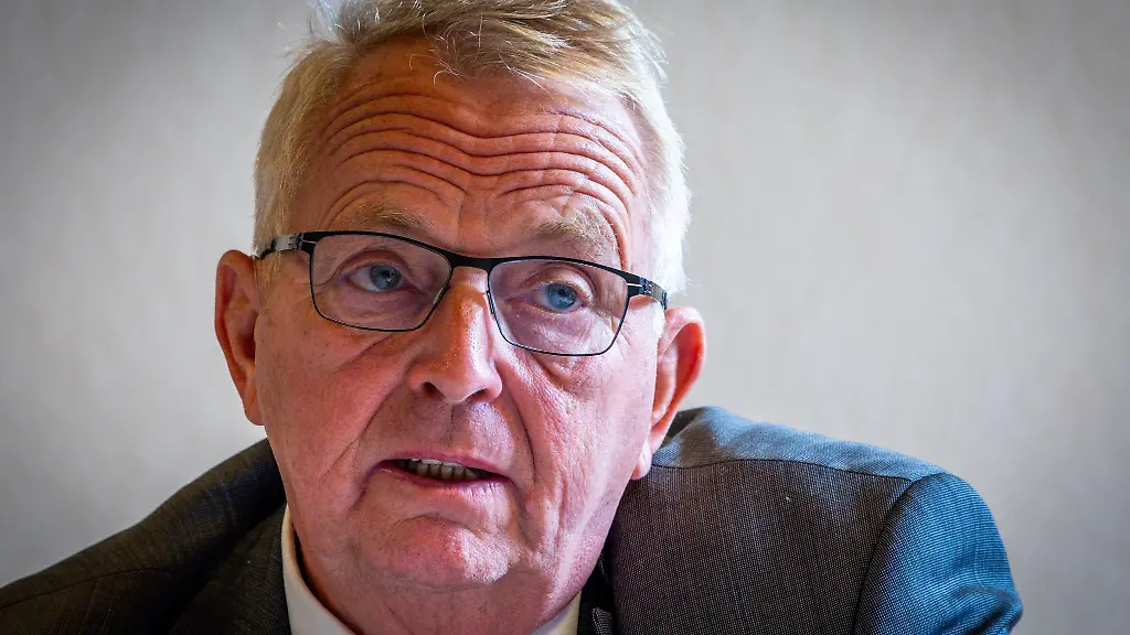 Umweltminister-Till-Backhaus-SPD-wurde-als-Zeuge-im-Landtags-Untersuchungsausschuss-angehoert