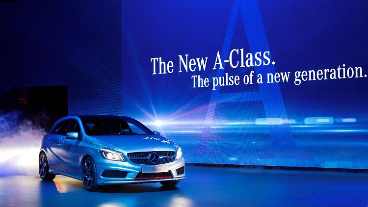 Das Einstiegsmodell von Mercedes in neuer Ausführung: In Genf präsentieren die Stuttgarter erstmals die frische A-Klasse, die im September in den Handel kommen wird. 