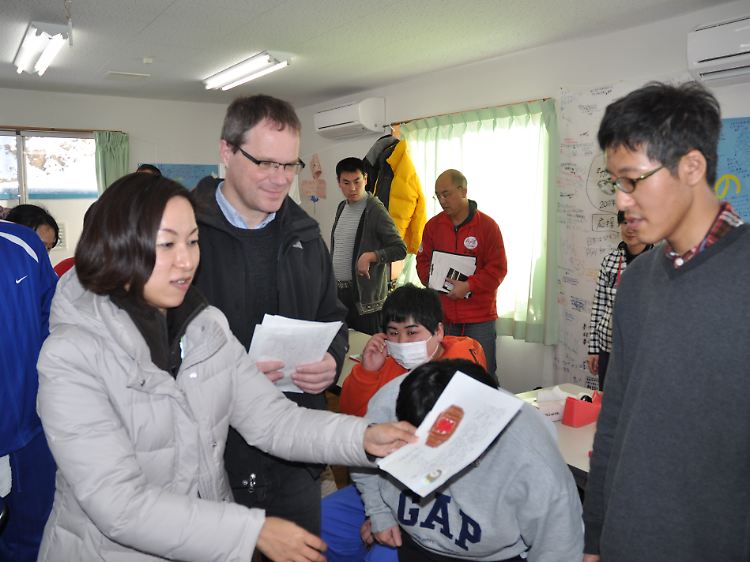 Oliver Müller, der Leiter von Caritas international, im Januar 2012 im Behindertenzentrum Nozomi in Minami-Sanriku.