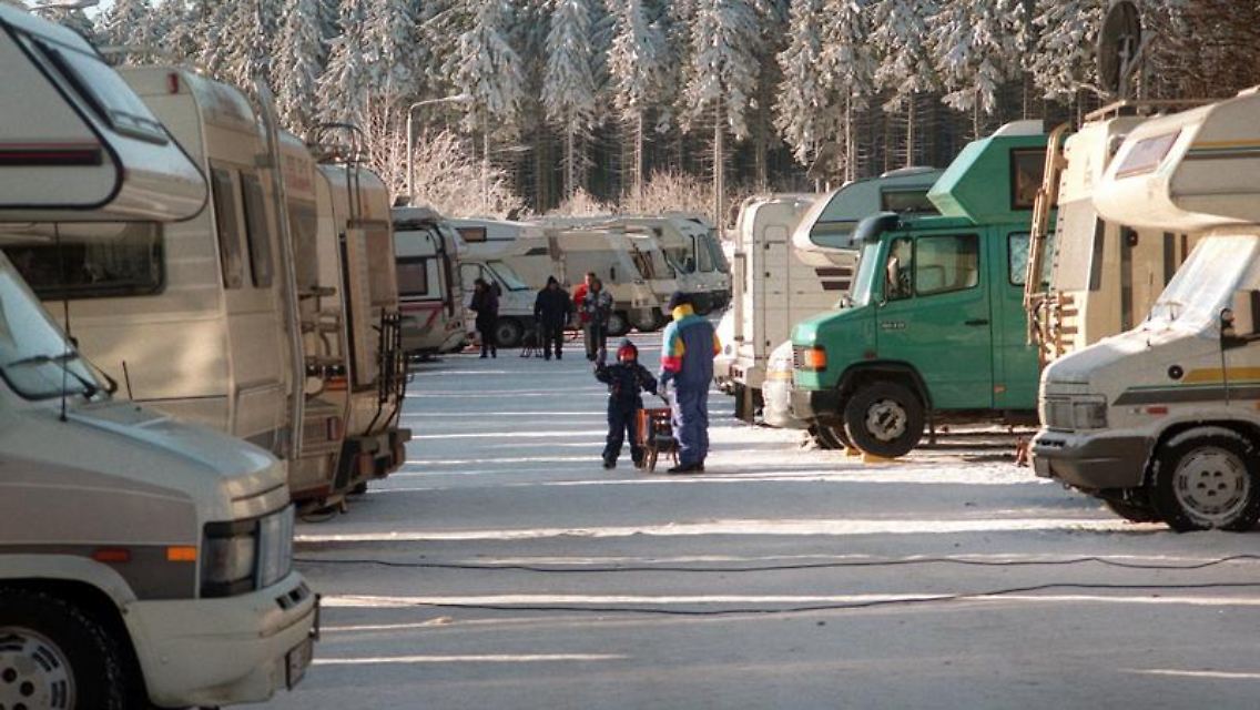 Nur mit einem winterfesten Fahrzeug müssen Reisemobilisten beim Winterurlaub nicht frieren.