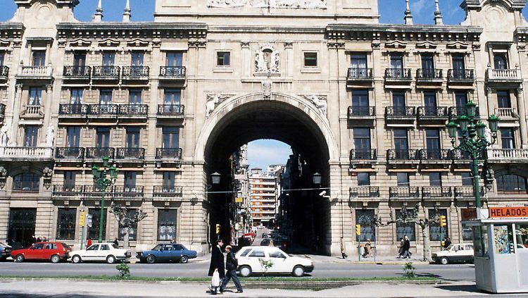 Hinter den Mauern des Madrider Santander-Hauptsitzes herrscht bereits große Unruhe.