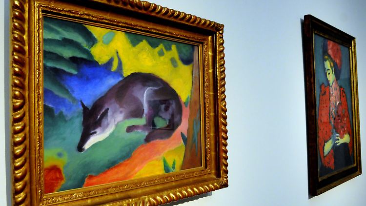 Zu sehen im Von der Heydt- Museum in Wupperta: die Bilder "Blauschwarzer Fuchs (l) von Franz Marc und "Mädchen mit Pfingstrosen" von Alexej Jawlensky.