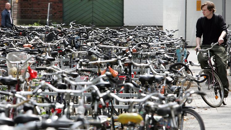 In Münster gibt es am Hauptbahnhof einen eigenen Parkplatz für Fahrräder.
