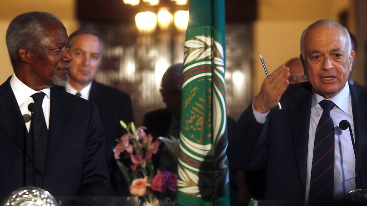 Kofi Annan trifft den Generalsekretär der Arabischen Liga, Nabil al-Arabi. Nach seinem Kairo-Besuch will der Syrien-Sondergesandte nach Damaskus reisen.