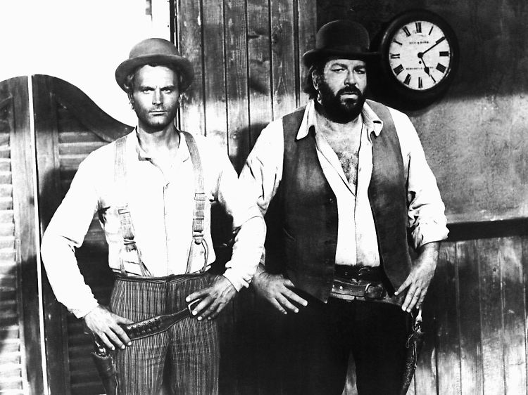 Terence Hill (l) und Bud Spencer (r) in dem erfolgreichen Italo-Western-Klamauk "Vier Fäuste für ein Halleluja" (1971).