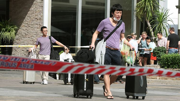 Das Hotel muss evakuiert werden, die Touristen reisen ab.