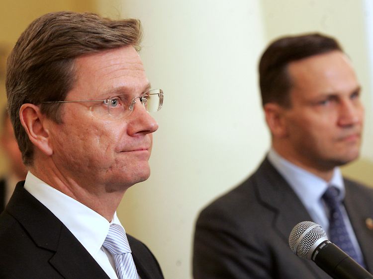Westerwelle mit seinem Amtskollegen Sikorski.
