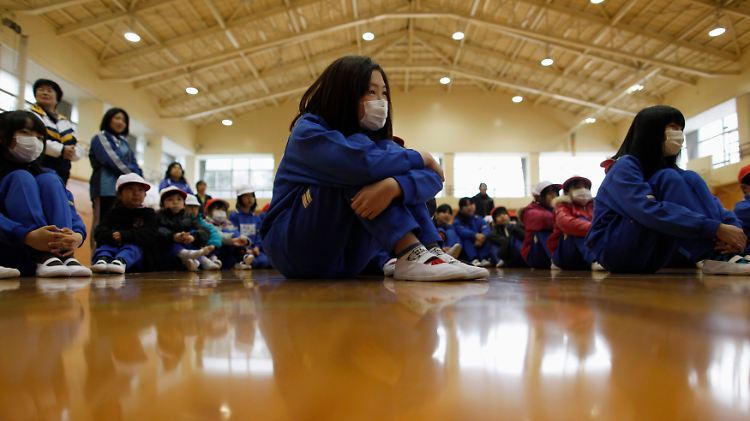 Schüler einer Grundschule in der Nähe des Katastrophenreaktors Fukushima Daiichi.