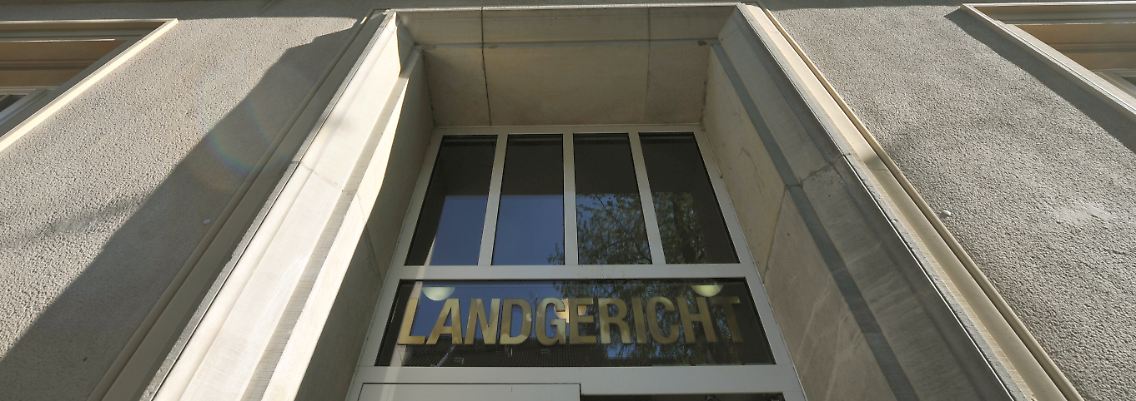 Abzuwarten bleibt, welche Konsequenzen das Landgericht aus dem Vorfall zieht.