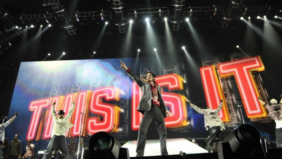 Michael Jackson spielt und spielt und spielt ...
