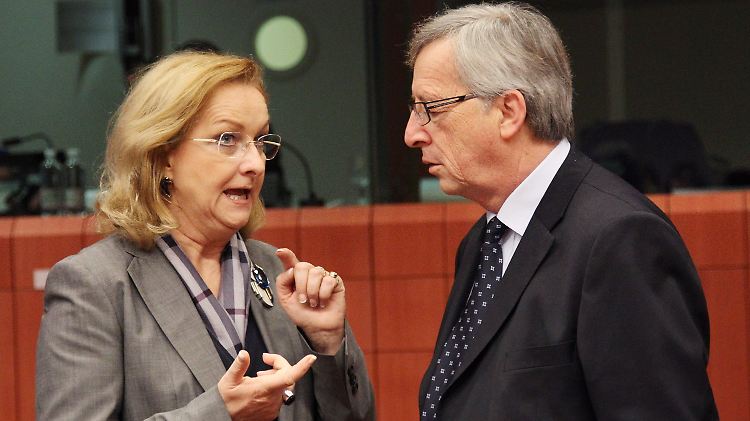 Maria Rekter rechnet es Eurogruppen-Chef Jean-Claude Juncker vor: "Spanien muss sich anstrengen."