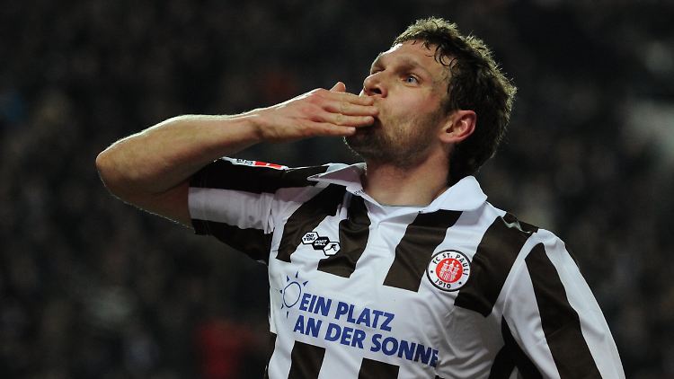 Moritz Volz hat gut jubeln: Er trifft zum 1:0 für St. Pauli.