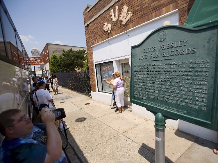 Touristen vor dem "Sun Studio" in Memphis.