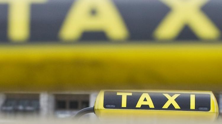 Fahrgäste haben eine Menge Rechte. So muss niemand dreckige Polster oder quasselnde Fahrer hinnehmen.