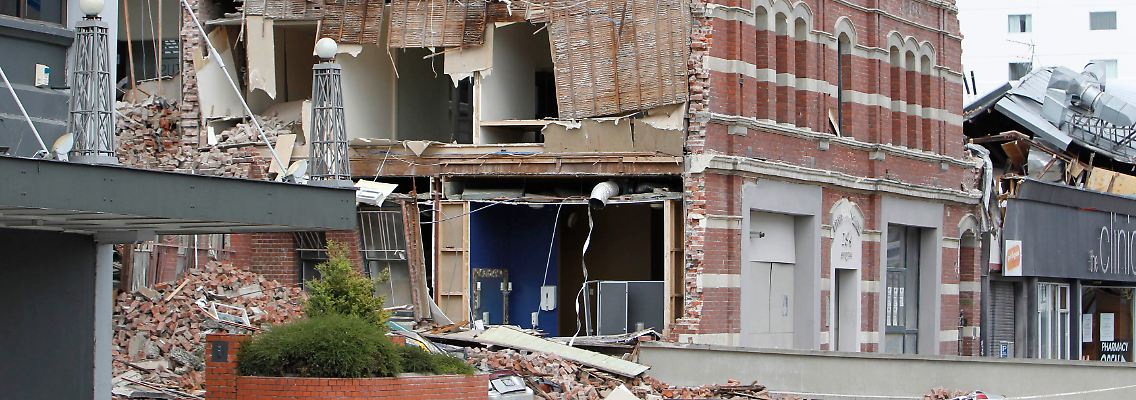 Ein vom Erdbeben beschädigtes Haus am in Christchurch in Neuseeland: Nie zuvor haben Naturkatastrophen so viele Schäden angerichtet wie im Jahr 2011.