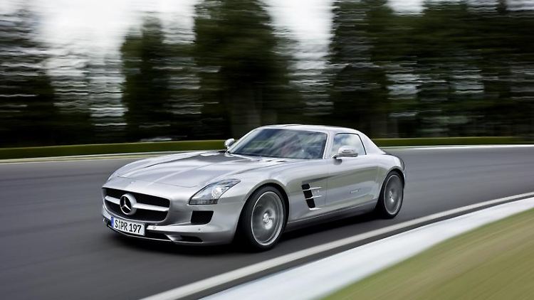 Der neue Flügeltüren-Sportwagen SLS AMG von Mercedes ist ab 177.310 Euro zu haben. 