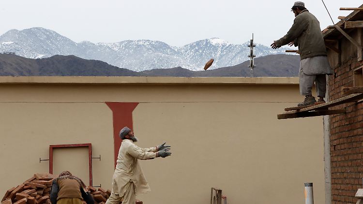 Das deutsch-afghanische Partnerschaftsabkommen soll alle Felder der Politik umfassen, also auch das Thema Arbeit.