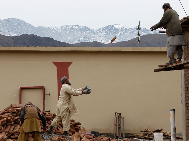 Das deutsch-afghanische Partnerschaftsabkommen soll alle Felder der Politik umfassen, also auch das Thema Arbeit.