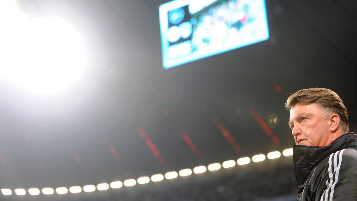 Louis van Gaal steht vor einer schweren Woche.