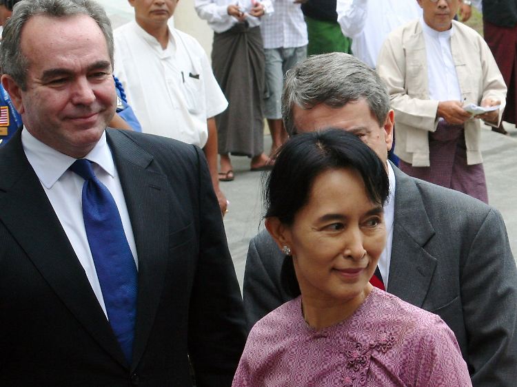 Suu Kyi kann sich seit Jahren nicht mehr frei bewegen.